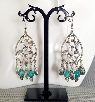 💐 Très jolies boucles d'oreilles Bohême gouttes et volutes. Perles turquoises. Fabrication artisanale. Modèle unique.