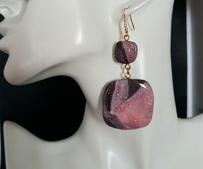 💝 Élégantes et rafinées. B.O carrées en argile Polymère châtaigne, rose poudrées,marbrées et poudre d'argent. Création artisanale. Modèle unique.