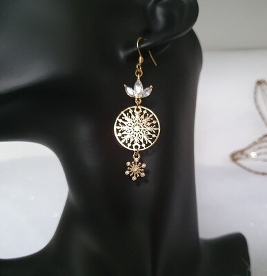 🌟 Rafinées et festives 🌟 B.O flocons de neige ❄️❄️ dorés. Strass navettes. Création artisanale. Modèle unique.